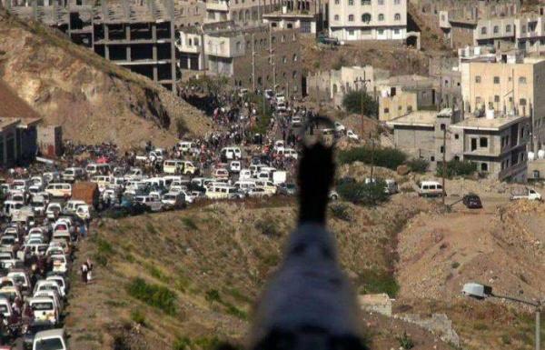 مصالح الإخوان والحوثي تتلاقى بخنق تعز في الحصار