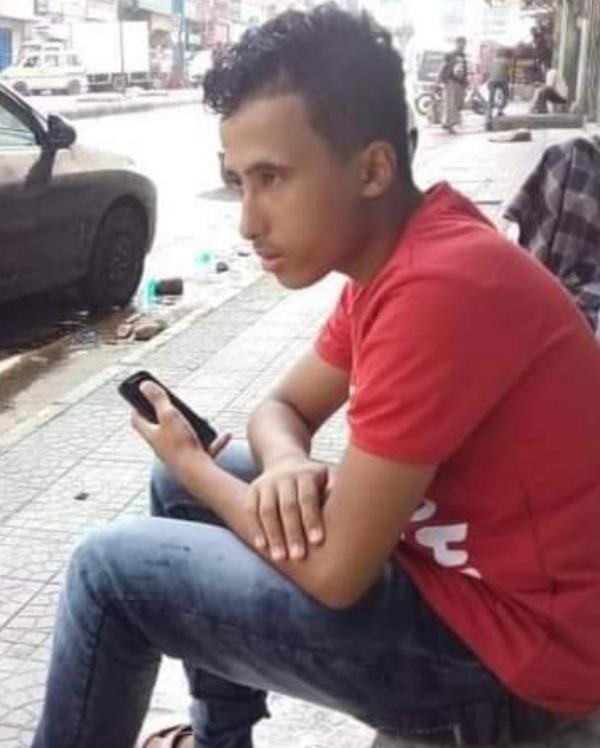 مسلحون يختطفون طالبا وسط شارع جمال بتعز