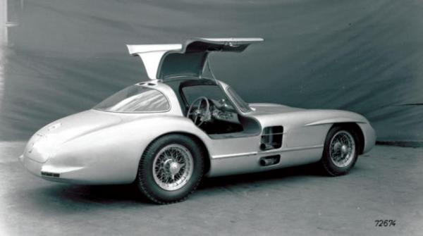 بيع سيارة مرسيدس موديل 1955 بـ 135 مليون يورو