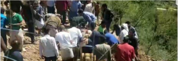 وفاة عاملين وإصابة آخر جراء انهيارات ترابية وصخرية في إب وتعز 