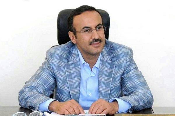 الشيخ منصور بن زايد يعزي السفير احمد علي في وفاة كنعان يحيى صالح 