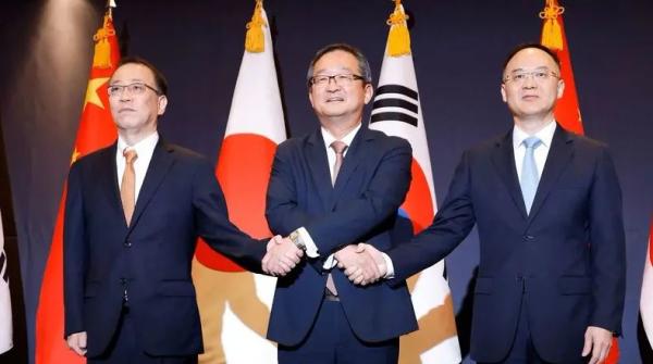 قمة ثلاثية بين الصين واليابان وكوريا الجنوبية لأول مرة منذ 2019