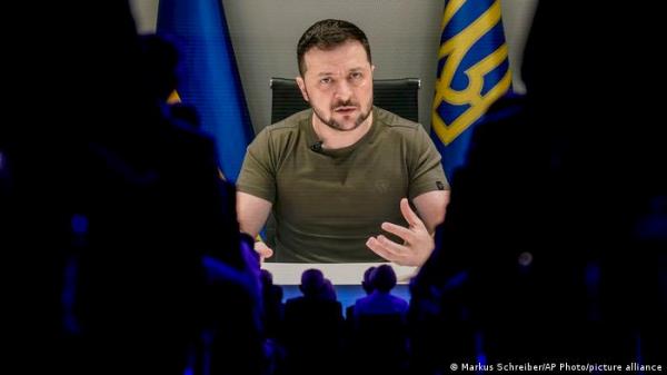 زيلينسكي ردّاً على كيسنجر: نحن لسنا في عام 1938