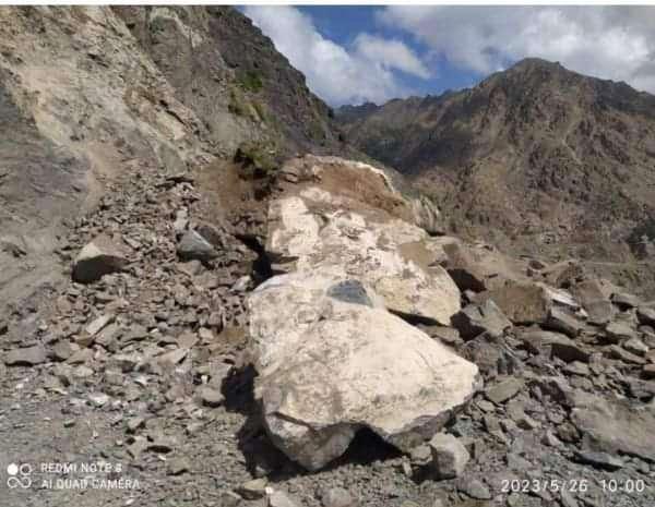 انهيار صخري يودي بحياة مواطن في تعز