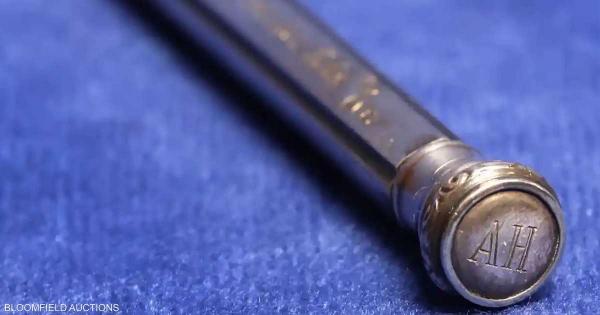 قلم هتلر الشخصي للبيع.. وهذا سعره