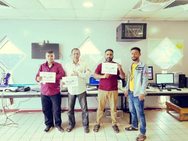 موظفو الأرصاد في مطار عدن يواصلون إضرابهم لليوم الثالث