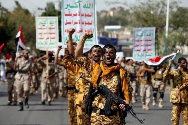 شاهد بالصورة.. الحوثيون يبتكرون طريقة جديدة لتهديد المواطنين..! (تعرف عليها)
