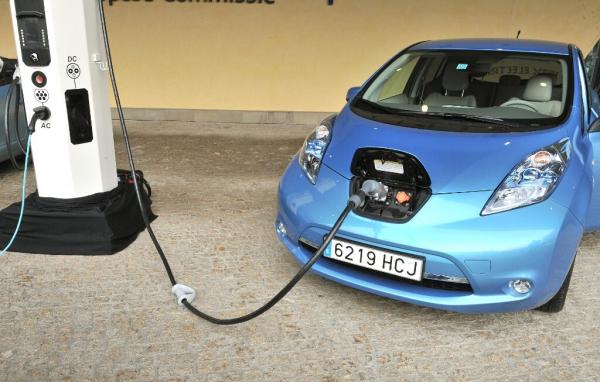 “رينو” الفرنسية تبرم اتفاقا مع “مناجم” المغربية لشراء كبريتات الكوبالت