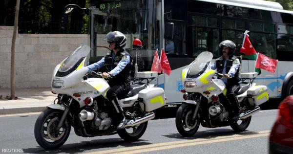 درون ومئات رجال الأمن لمنع الشغب في الكلاسيكو الأردني