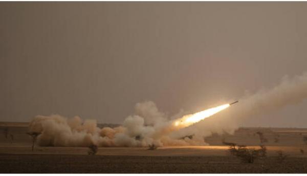 السفارة الروسية لدى واشنطن: نقل أنظمة المدفعية إلي كييف قد يؤدي إلى التصعيد 