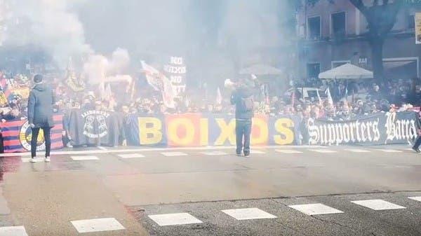 اعتقال 25 من مشجعي برشلونة المتشددين للاشتباه بارتكابهم جرائم