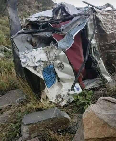 وفاة وإصابة 15 شخصا بانقلاب في تعز 