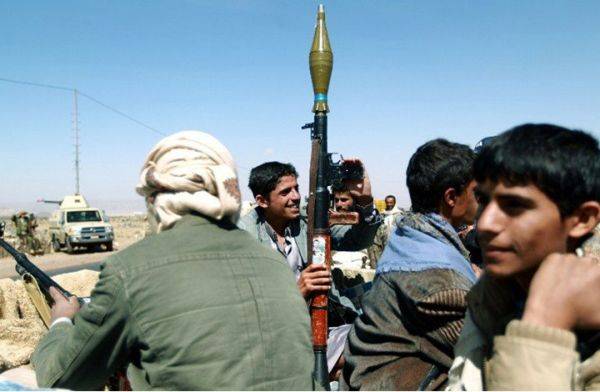 شاهد اخر صورة لأفراد سرية المهام الخاصة التابعة لعبد الملك الحوثي قبل القضاء عليها بالكامل بالحديدة (صورة)