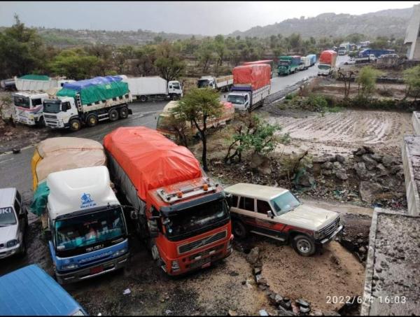 سائقي الشاحنات يعلنون رفع الإضراب ويضعون مهلة للسلطات لتحقيق مطالبهم 