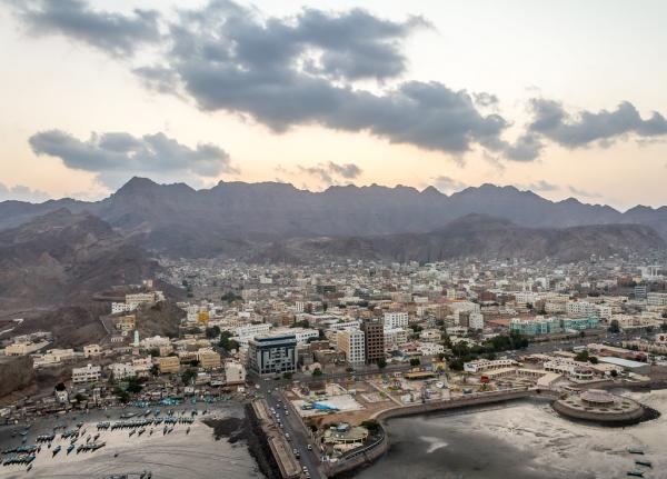 انقطاع الكهرباء في كريتر تتسبب في حالات اغماء