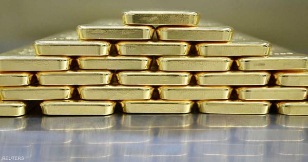 الذهب يتجه لتحقيق مكاسب أسبوعية بأكثر من 3 بالمئة