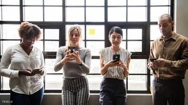 لأول مرة.. فيسبوك يدفع مبالغ مالية للمستخدمين مقابل تحميل "التطبيق الجديد" 