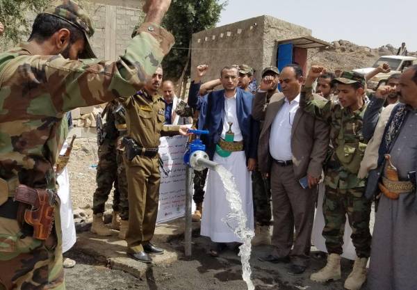 الحوثي يلزم محافظه في "بعرارة  تعز"  بحشد 500 مقاتل وابتزاز التجار لتوفير الغطاء المالي 