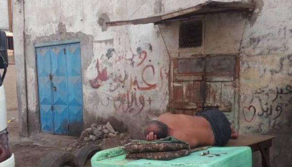 زعيم الارهاب الحوثي يسوق الوهم في الحديدة