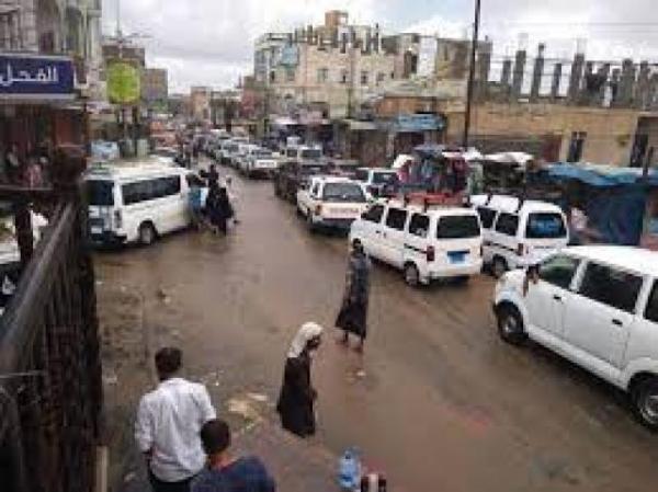 باص يدهس طفلا إلى أن يفارق الحياة في التربة بتعز 