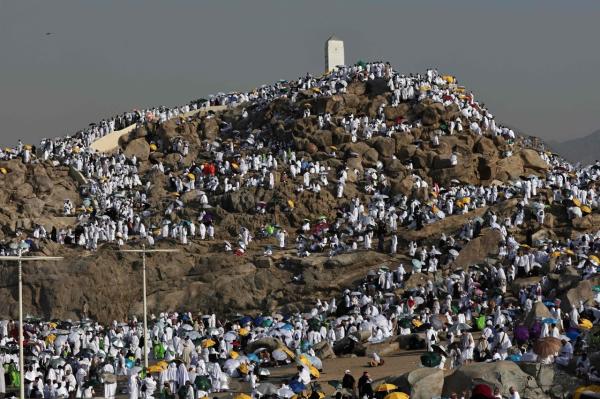 الحجاج يتوجهون اليوم إلى منى في اليوم الأول لعيد الأضحى