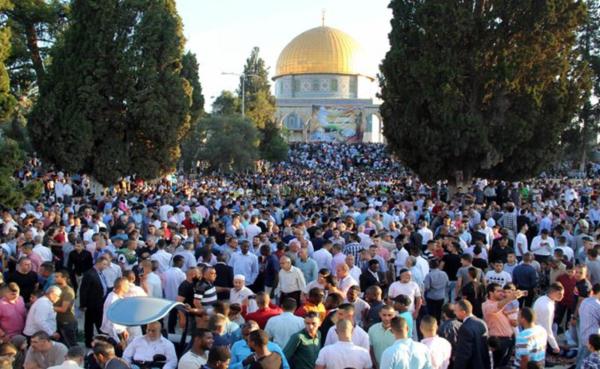 40 ألف مصل يؤدون صلاة عيد الأضحى في المسجد الأقصى