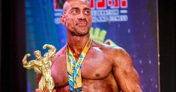 رغم صعوبات الحرب.. بطل مصري يحصد ميدالية ذهبية في أوكرانيا