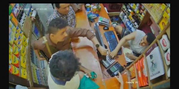 ناشطون يطالبون بتطهير الجيش من المليشيات 