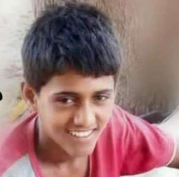 أب يقدم على قتل طفله بماء مغلي أمام أمه بالجراحي