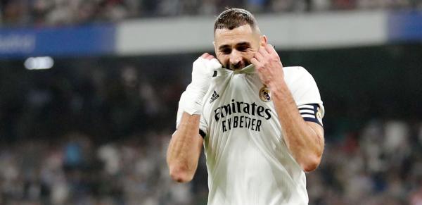 هل ساءت العلاقة؟ بنزيما يلغي متابعته لحساب ريال مدريد