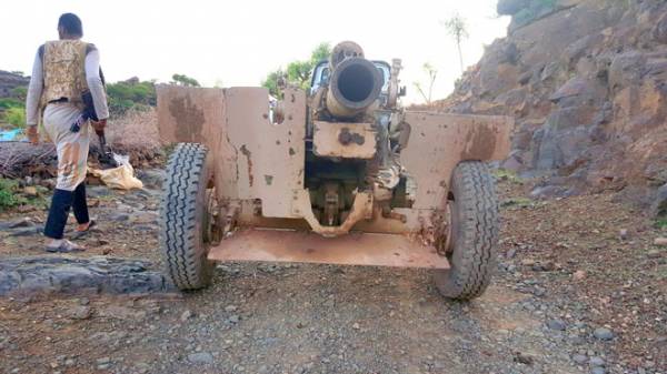 مدفعية اللواء 35 تستهدف تعزيزات حوثية حاولت قطع طريق تعز عدن