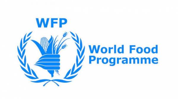 رئيس اللجنة العليا للاغاثة يحمل المليشيات الحوثية مسؤولية التعليق الجزئي لعمليات برنامج الاغذية العالمي