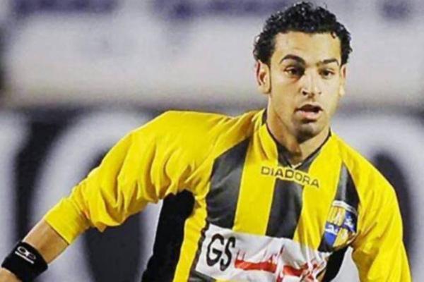 وكيله يفجر مفاجأة.. السبب الحقيقي وراء فشل انتقال محمد صلاح إلى الزمالك