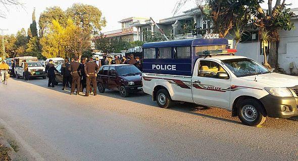 الأمن الباكستاني يعتقل طالبين يمنيين بأمر السفير واتحاد الطلاب يدين