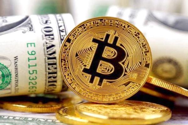 بيتكوين تتراجع 1.4 % قرب 64 ألف دولار