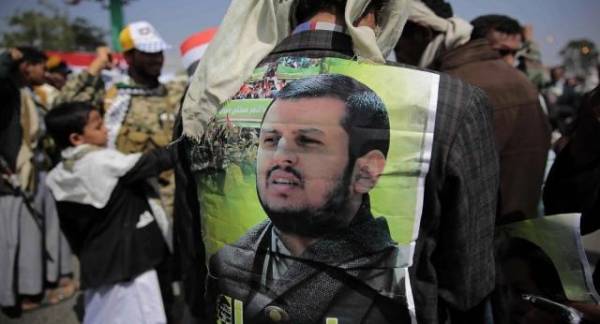 شاهد بالصورة.. قوافل قتلى مليشيا الحوثي في محافظة واحدة تثير الرعب في عمران (صورة)