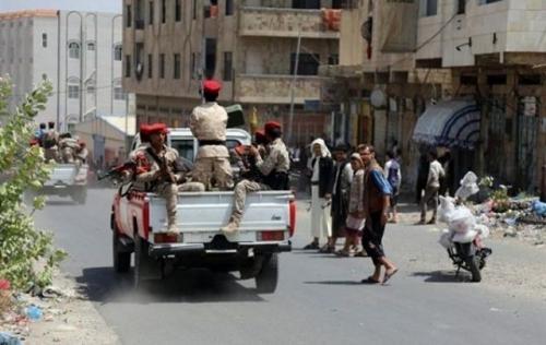 انفجار قنبلة وسط سوق بتعز  يسفر عن قتيل وإصابة 5 آخرين.