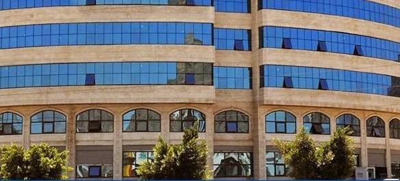 الجامعة البريطانية في صنعاء للبيع والسبب جبايات الحوثي 