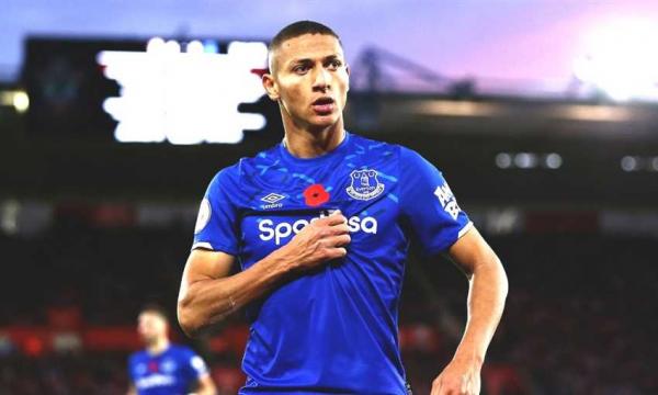 لاعب توتنهام السابق ينصح ريتشارليسون بعدم الانتقال للسبيرز