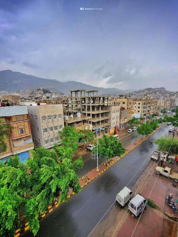 محافظ تعز يوجه باستمرار إصدار الجوازات 