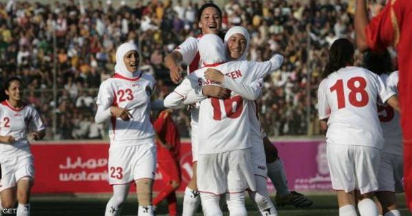 مجلس الدولة الفرنسي يؤيد حظر ارتداء لاعبات كرة القدم للحجاب