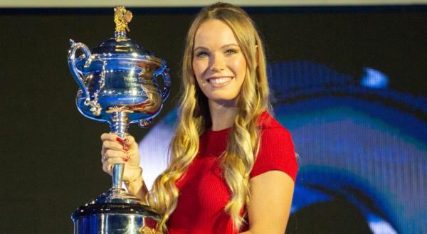 فوزنياكي تعود إلى التنس بعد الاعتزال