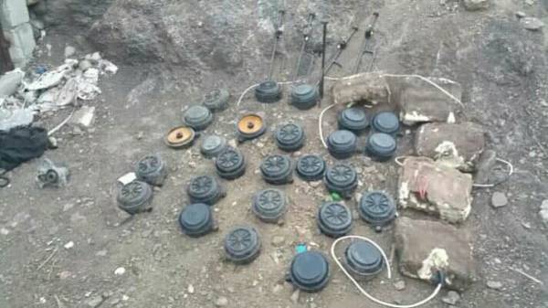 الفرق الهندسية للجيش تنتزع كميات من الألغام والعبوات الناسفة زرعتها مليشيا الحوثي في قعطبة بالضالع..!