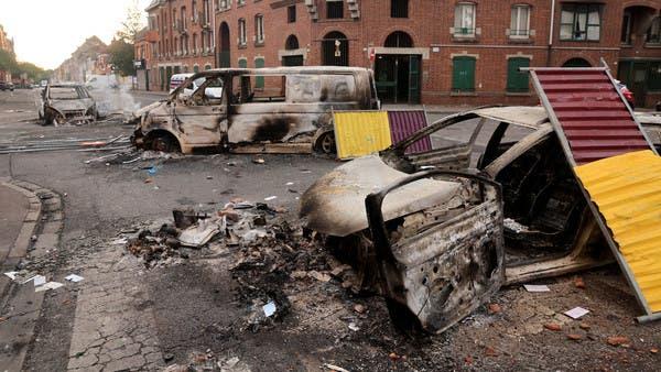 فرنسا على صفيح ساخن والسياح يلغون حجوزاتهم