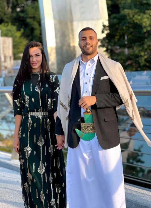 مصري يتزوج أوكرانية بالزي اليمني