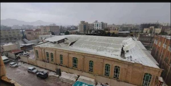 مقتل طفل وانهيار صالة أفراح جراء الأمطار الغزيرة بصنعاء