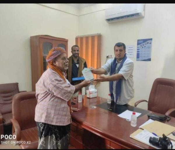   هيئة العامة آثار المهرة تتسلم قطع من الموروث الشعبي