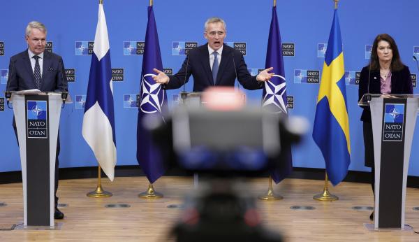 الناتو لا يعتزم إقامة قواعد عسكرية في السويد وفنلندا