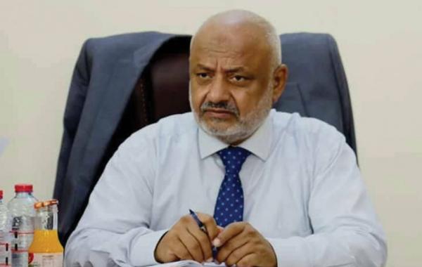 محافظ الحديدة يوقع اتفاقية لدعم النازحين في المديريات المحررة