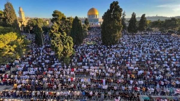 150 ألف مصلٍّ يؤدون صلاة عيد الأضحى في رحاب المسجد الأقصى